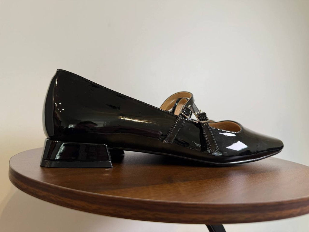 Journee Collection “Gredah” Double‑Buckle Flats – Size 11M – Black – NIB-$69