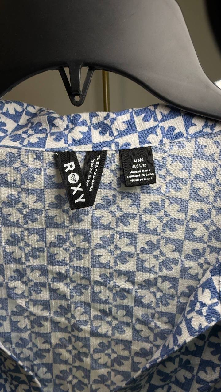 Roxy Hazy Dazy Cropped Button Up Cover Up Blue L NWT $56