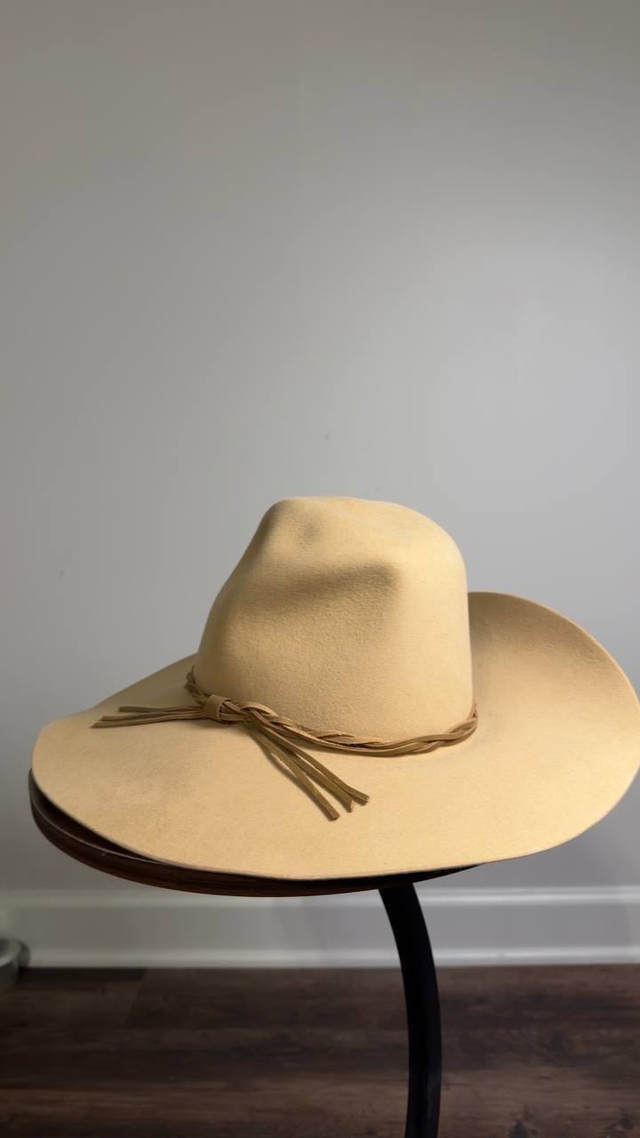 Stetson  &  The  Great  Cowboy  Hat  Butterscotch  Fur Felt  7 1/8  New  $525