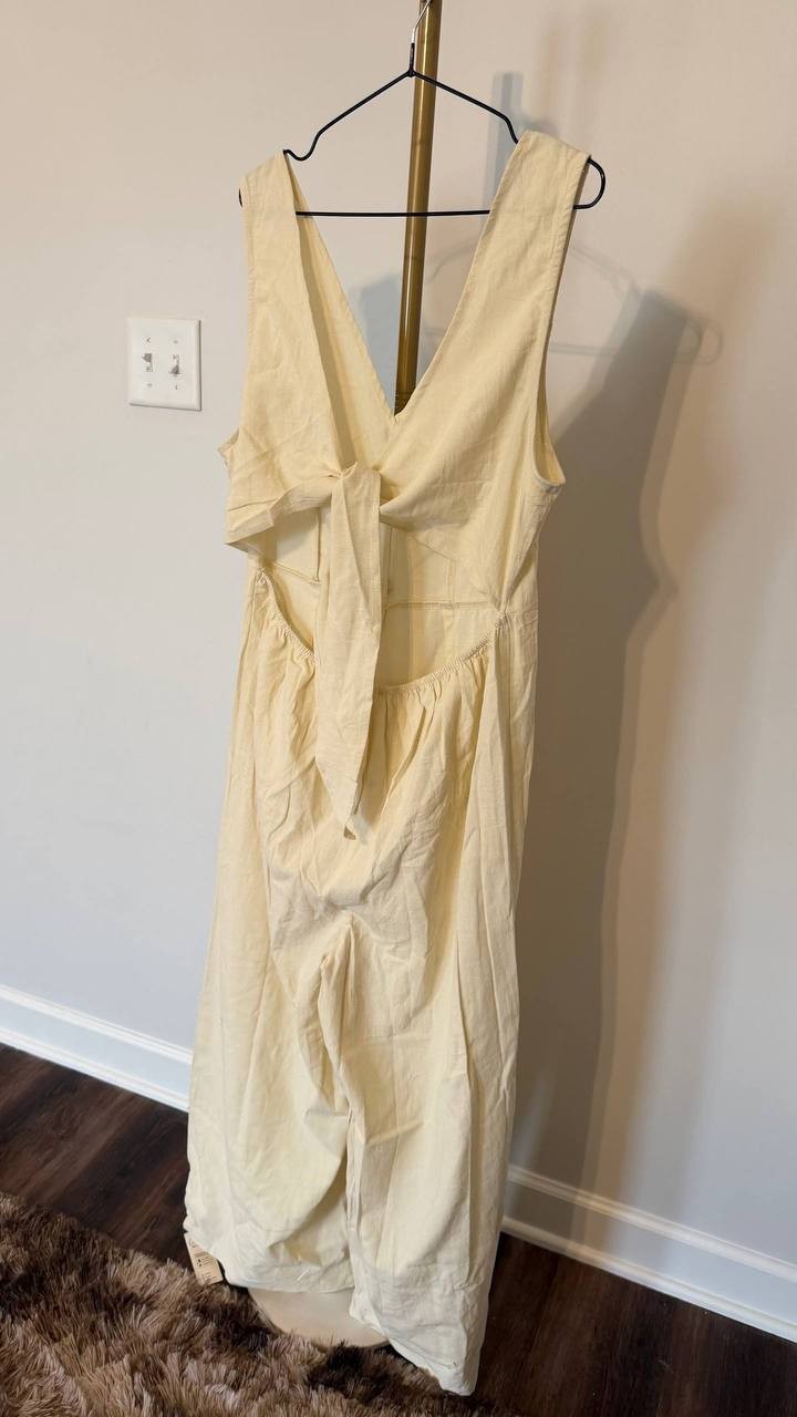 Cupshe High Society Beige Jumpsuit XL Wide Leg Bow Tie Back NWT Chic Outfit