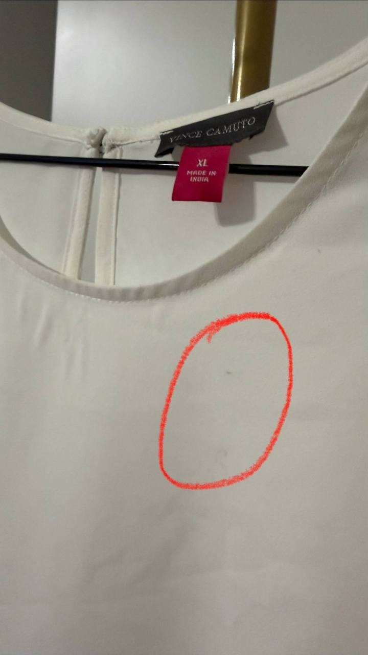 Vince Camuto White Cutout‑Hem Blouse XL Good Pre‑Owned Requires dry cleaning