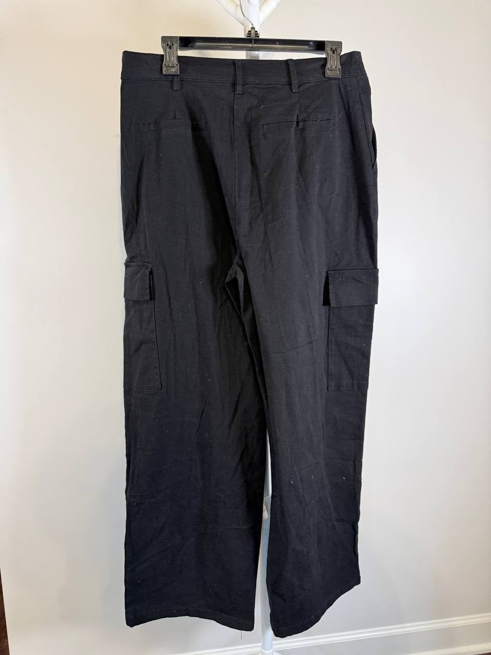 Hunter & Brown Pleated Cargo Pants – Size XL – Black – NWT