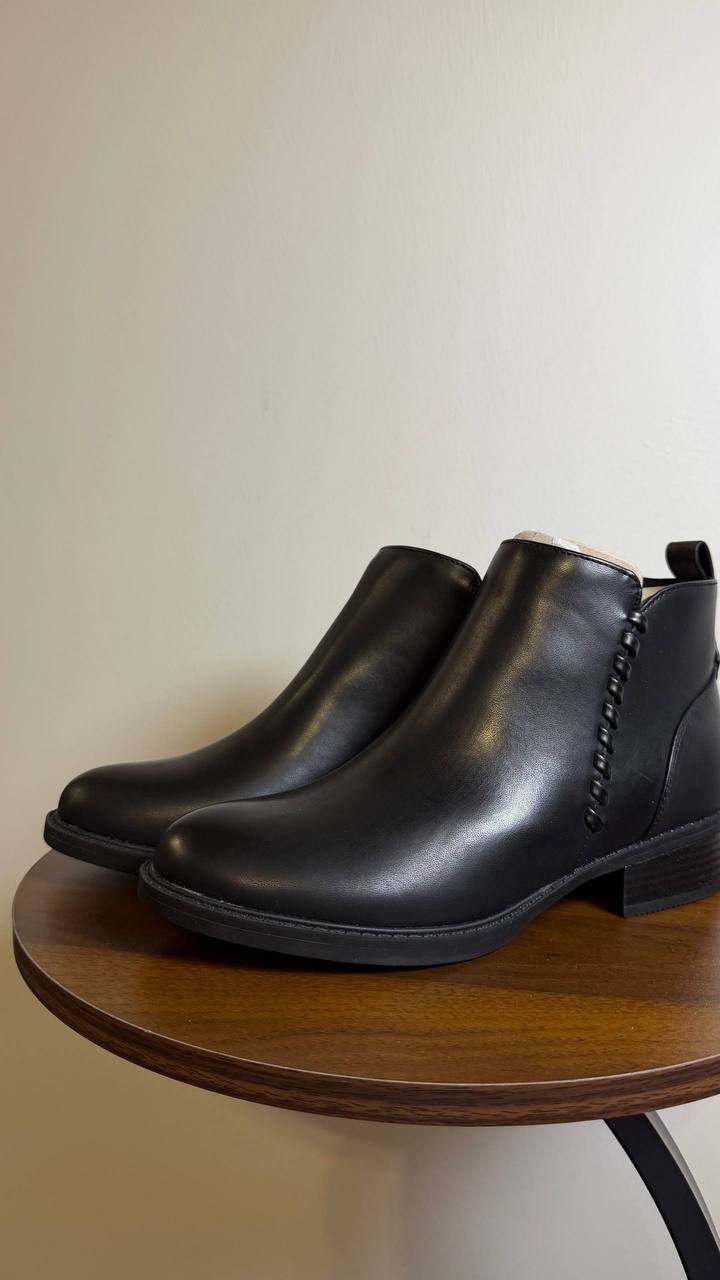 Easy Spirit Lorand Booties 6.5M Black Faux Leather Almond Toe New In Box msrp$99