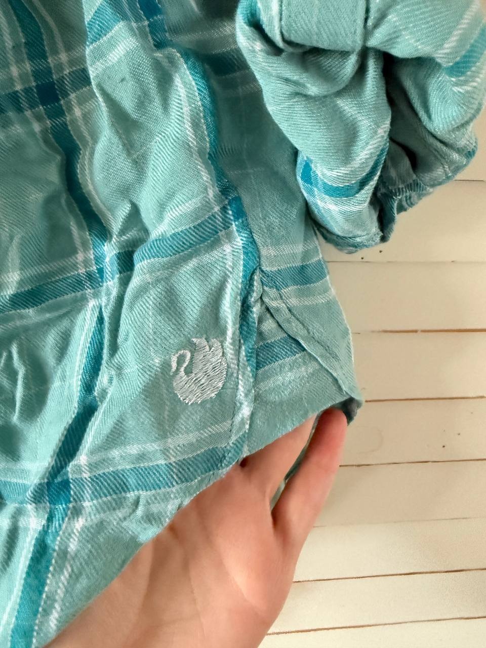 Gloria Vanderbilt Amanda Roll-Tab Shirt Aquifer Plaid Size M $48 –Casual Classiс
