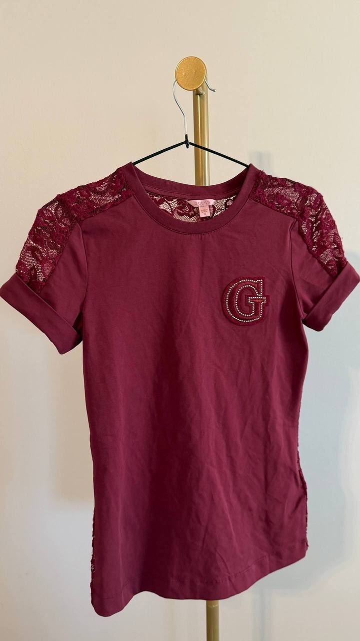 Guess Women’s Lace Sleeve Rhinestone Logo Tee Burgundy XS $50 NWT