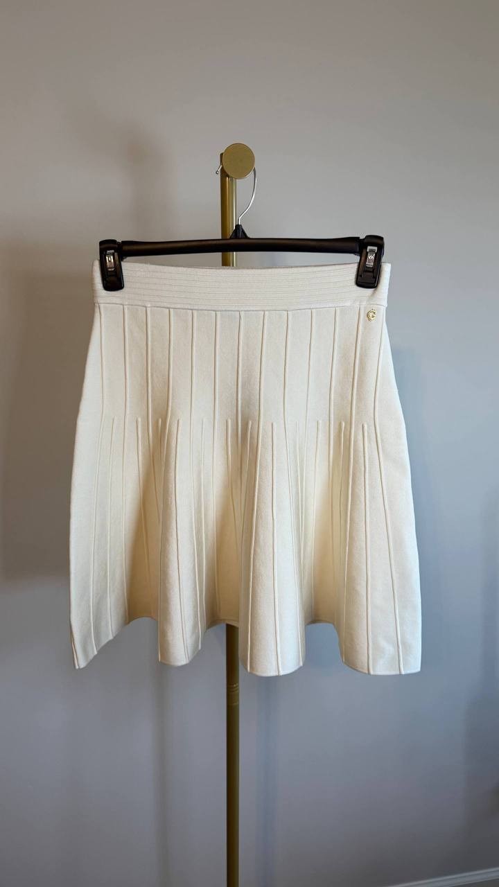 GUESS Mirage Ottoman Staci Knit Skirt Dove White M $118 NWT