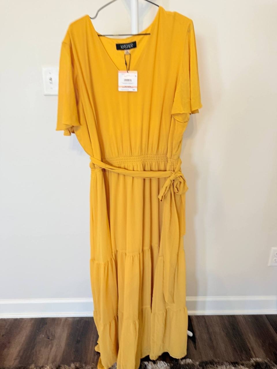Kasper Gold Signature Dress – Size 2X – NWT – $99