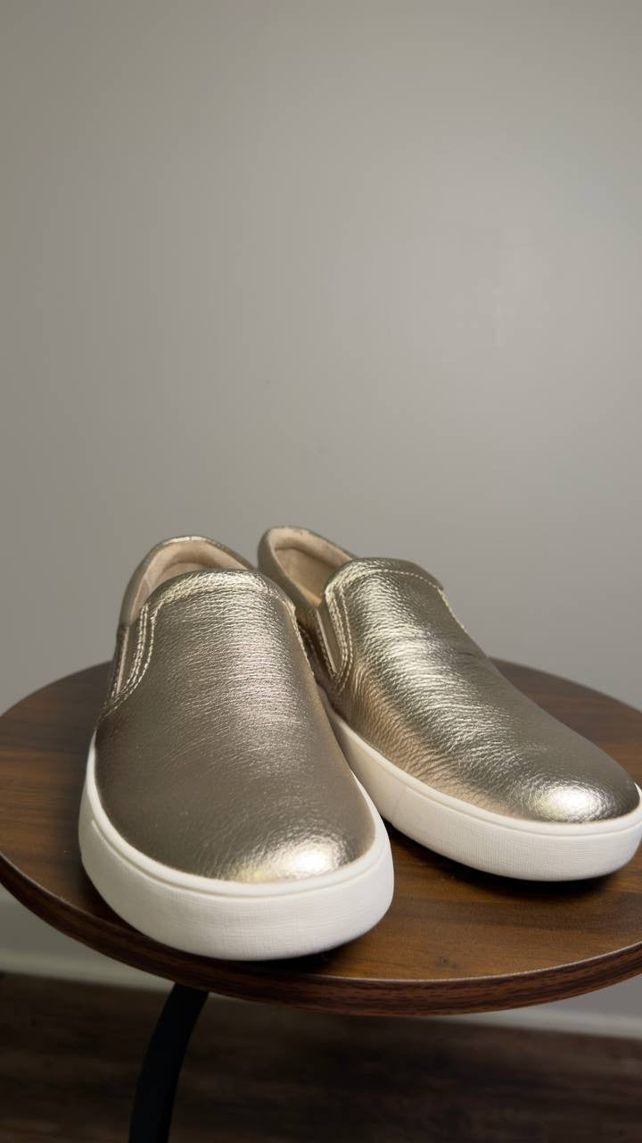 Naturalizer  Slip‑On  Sneaker  Silver  Man‑Made  9.5W  New  $99