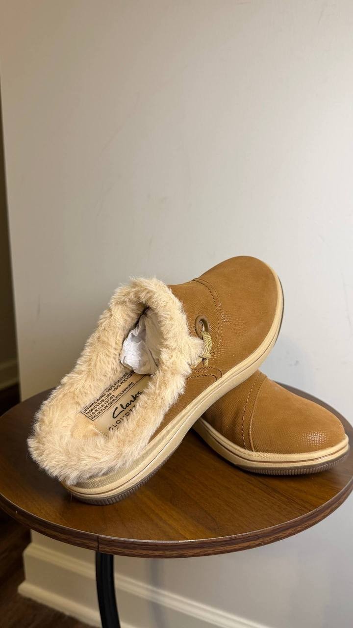 Clarks Dark Tan Textile Clogs/Mules 7.5M NIB MSRP $49.99