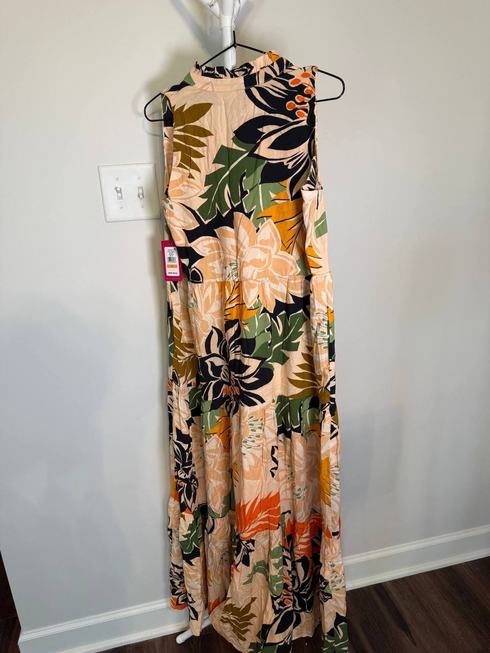 Vince Camuto dress Elegant Modern Cocktail– Size S – NWT – $69