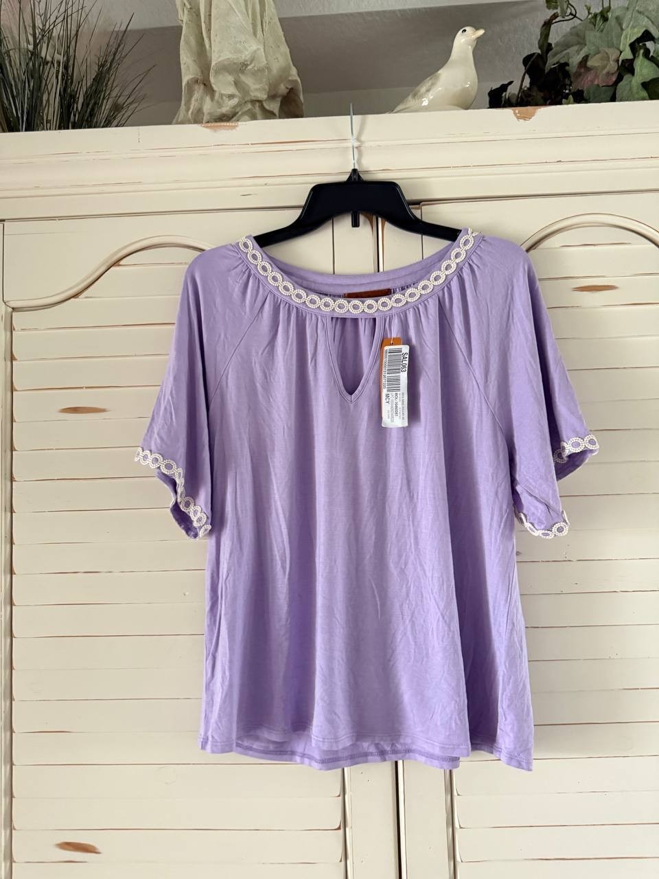Belldini Knit Top Women's Light Amethyst L Crochet Trim Keyhole Neckline NWT
