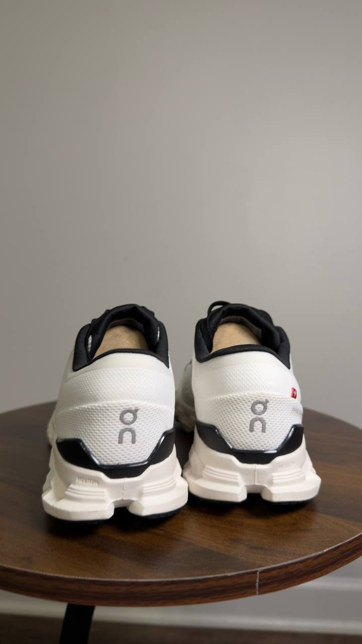 On  Cloud  X  4  Sneakers  Black/White  6.5W  New  $160