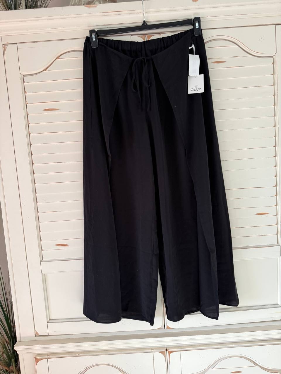 CeCe Pants L Black Tie Front Wide Leg Soft Overlap Style NWT MSRP $69 Elegant