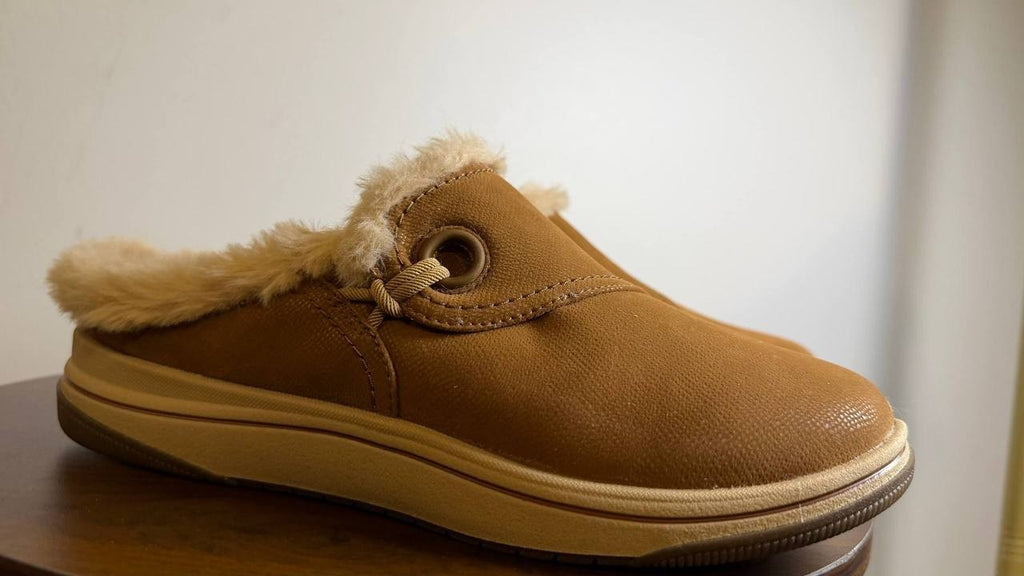 Clarks Dark Tan Textile Clogs/Mules 7.5M NIB MSRP $49.99