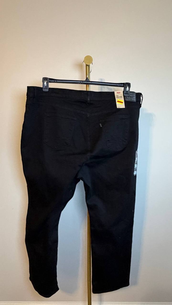 Levi’s 724 High Rise Slim Straight Jeans Black 26W NWT $75