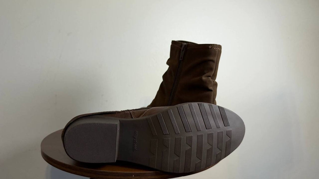 Easy Street Kudos Booties 8W Brown Slouch Block Heel Round Toe NIB msrp$70