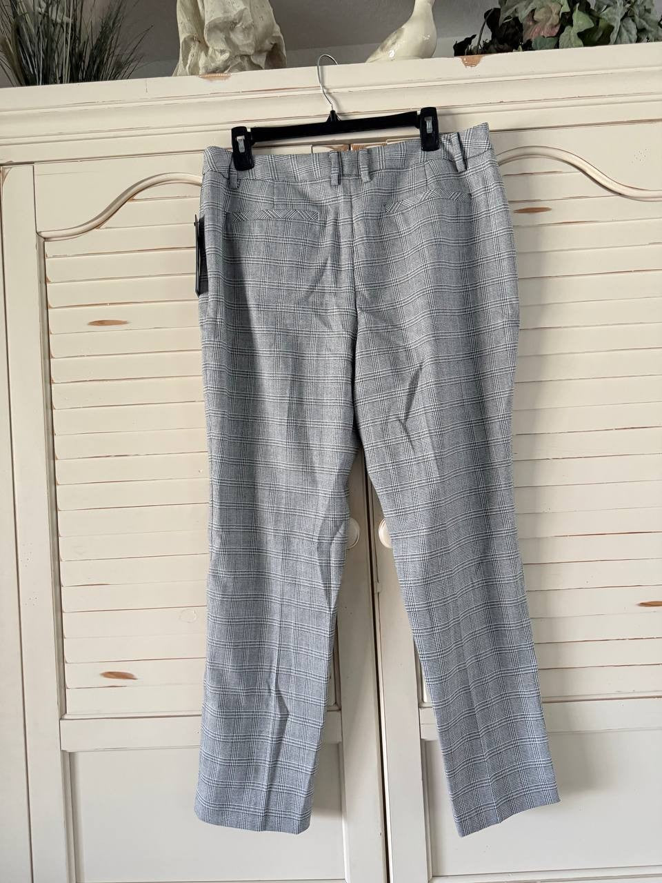 Karl Lagerfeld Paris Glen Plaid Pants – Size 12 – NWT – Gray Cropped Mid-Rise