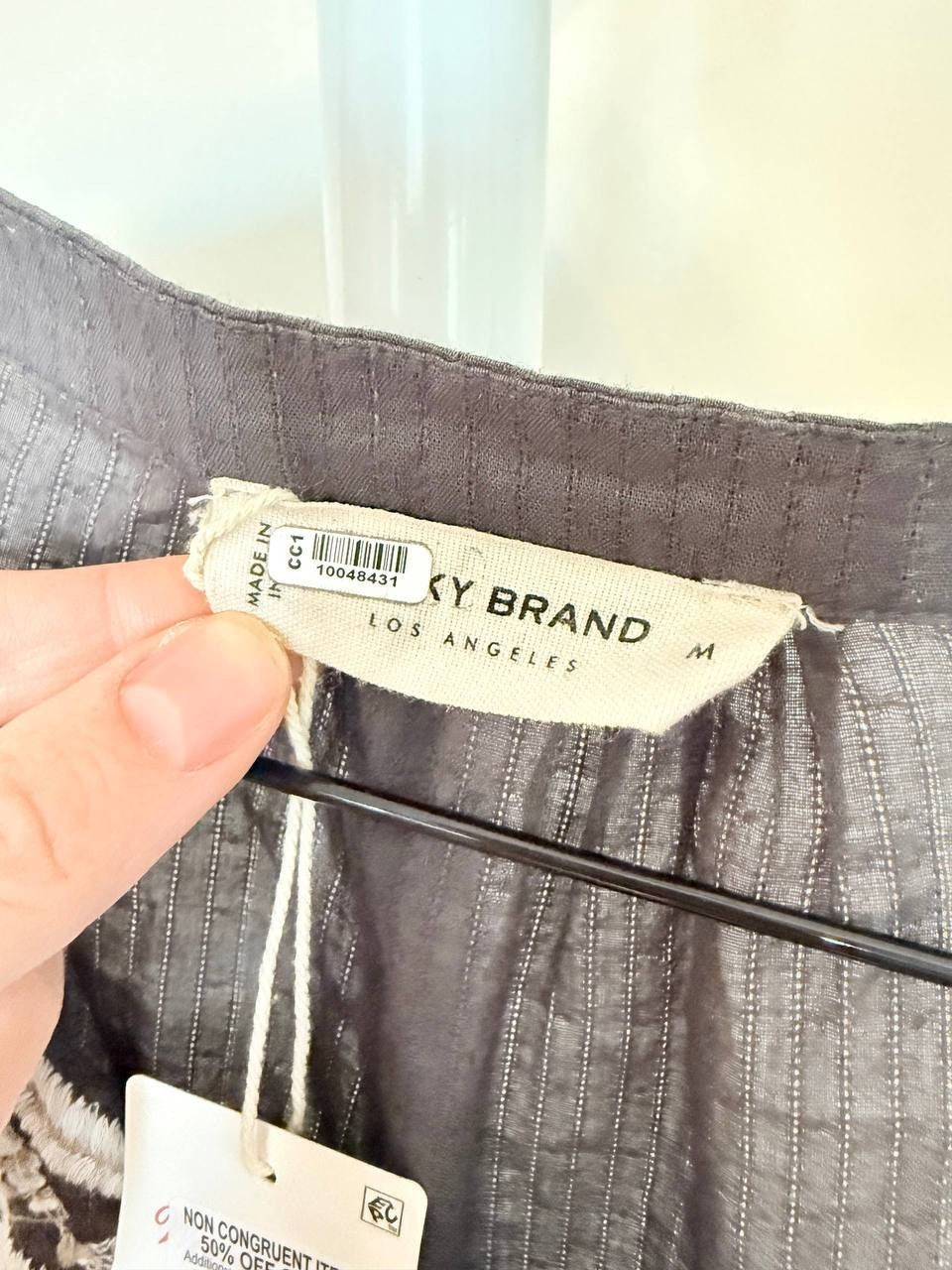 Lucky Brand Embroidered Flutter Sleeve Top – Size M – NWT – $79.50