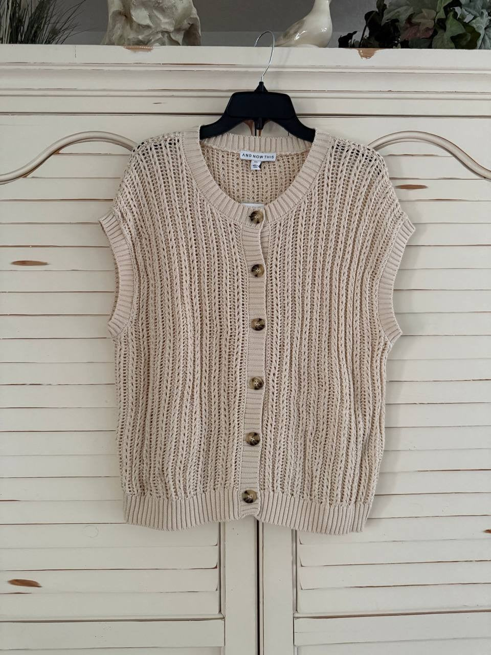 And Now This Sweater Vest – Beige, Size PXL (Petite XL)