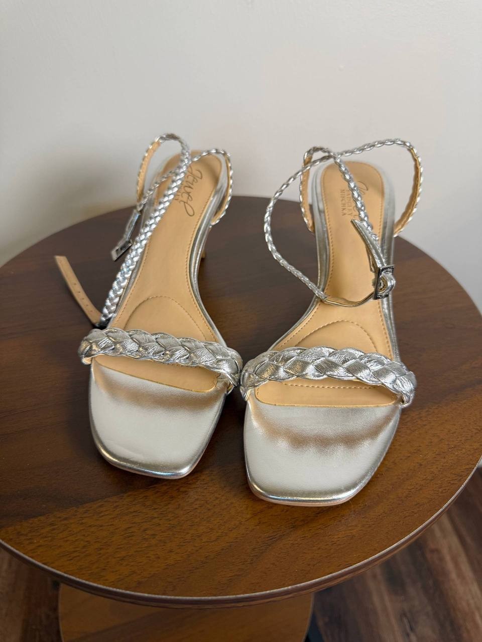 Badgley Mischka Nyx Ankle‑Strap Sandals – Silver Leather – Size 6.5 – New in Box