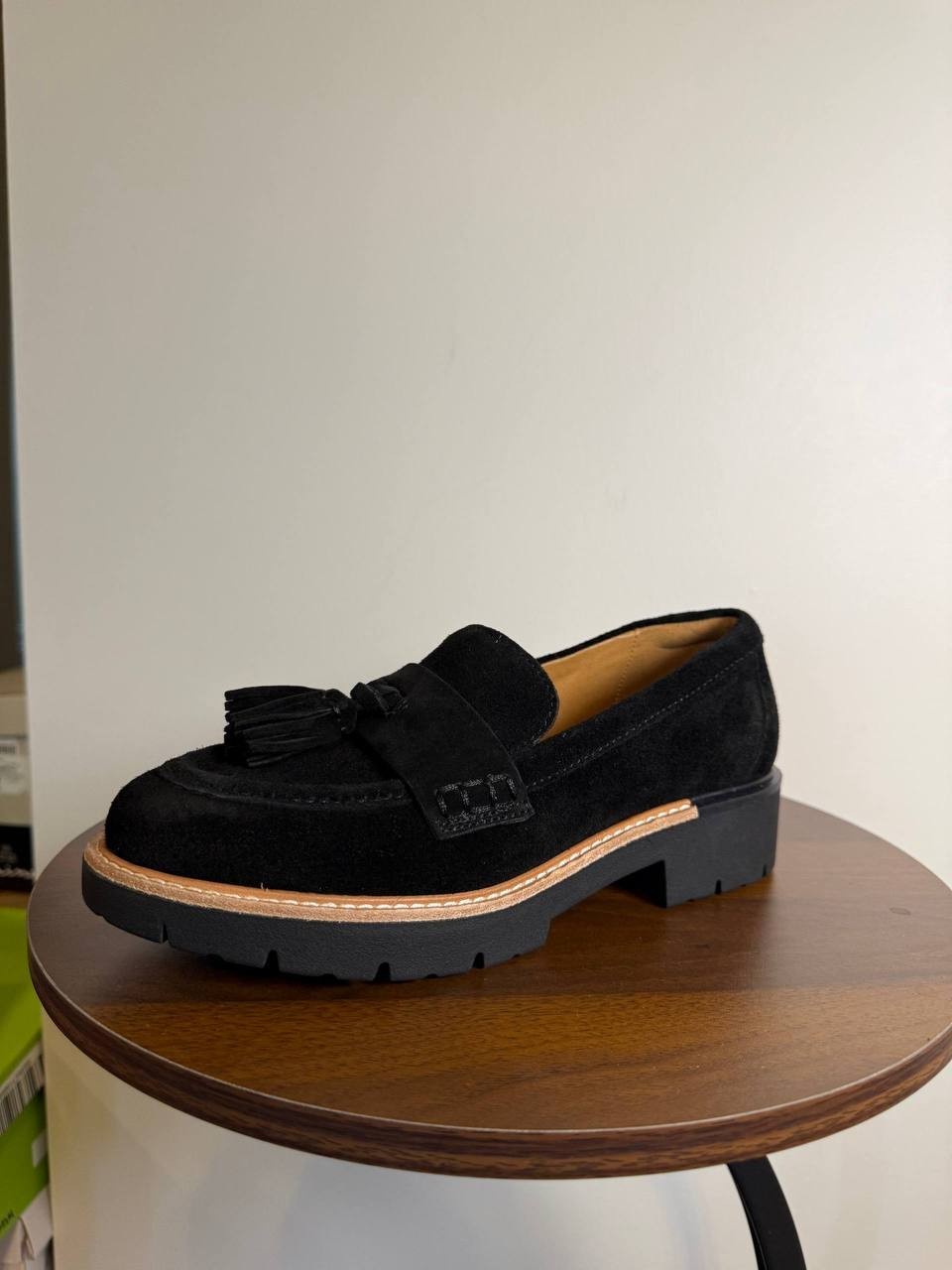 Earth Zimm Tassel Lug Loafers – Black Suede – Size 7.5M – New in Box