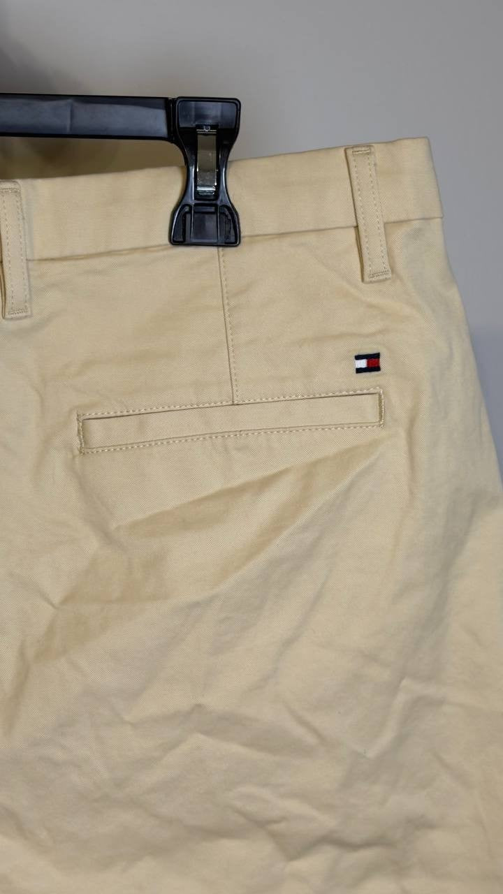 Tommy  Hilfiger  Women’s  Twill  Slim  Straight  Shorts  Beige  12  NWT  $59.50 