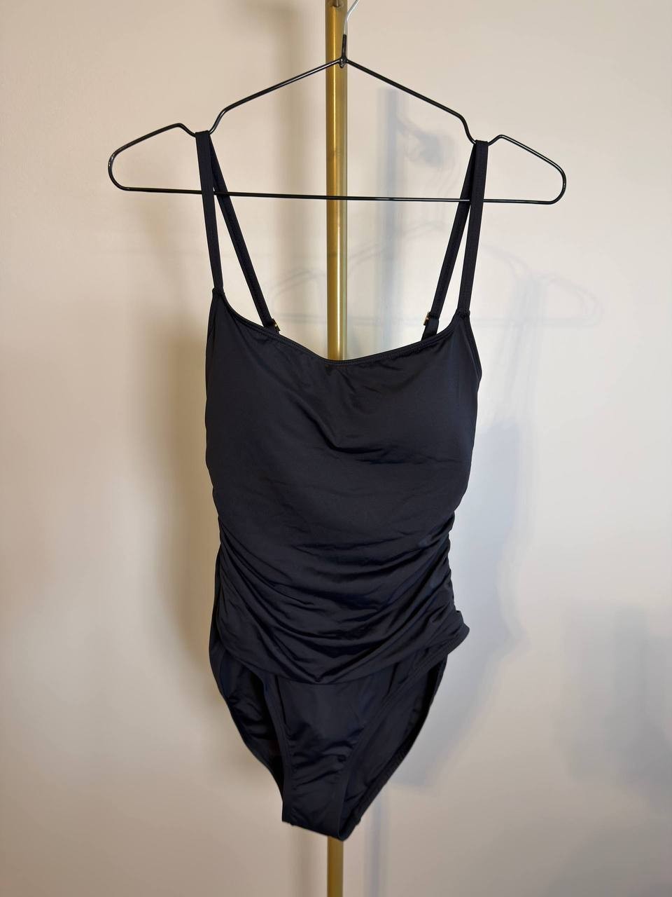 La Blanca Island Goddess One-Piece Swimsuit Black Size 4 NWOT $89