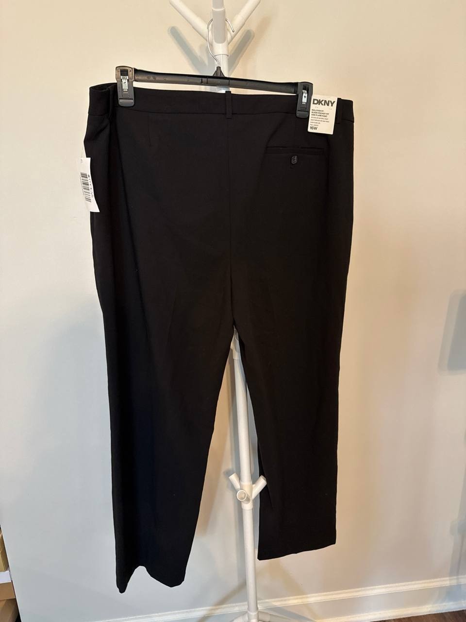 DKNY Modern Fit Flat‑Front Trousers – Size 16W – Black – NWT