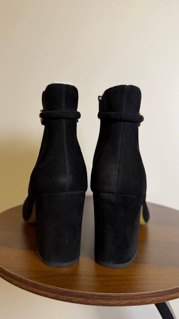 Bella Vita Diaz Booties 9 Black Suede Chain Detail Zip Dress Heel NIB msrp$125