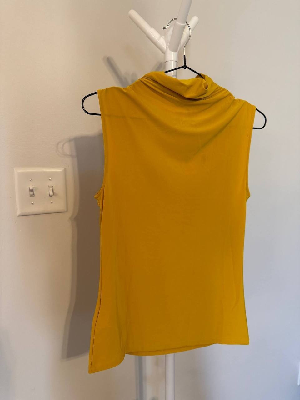 Calvin Klein Women’s Ruched Mockneck Top XS – Yellow – Flawed – NWT-59$