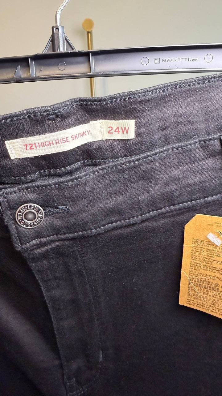 Levi’s 724 High Rise Slim Straight Jeans Soft Black 24W NWT $74.95