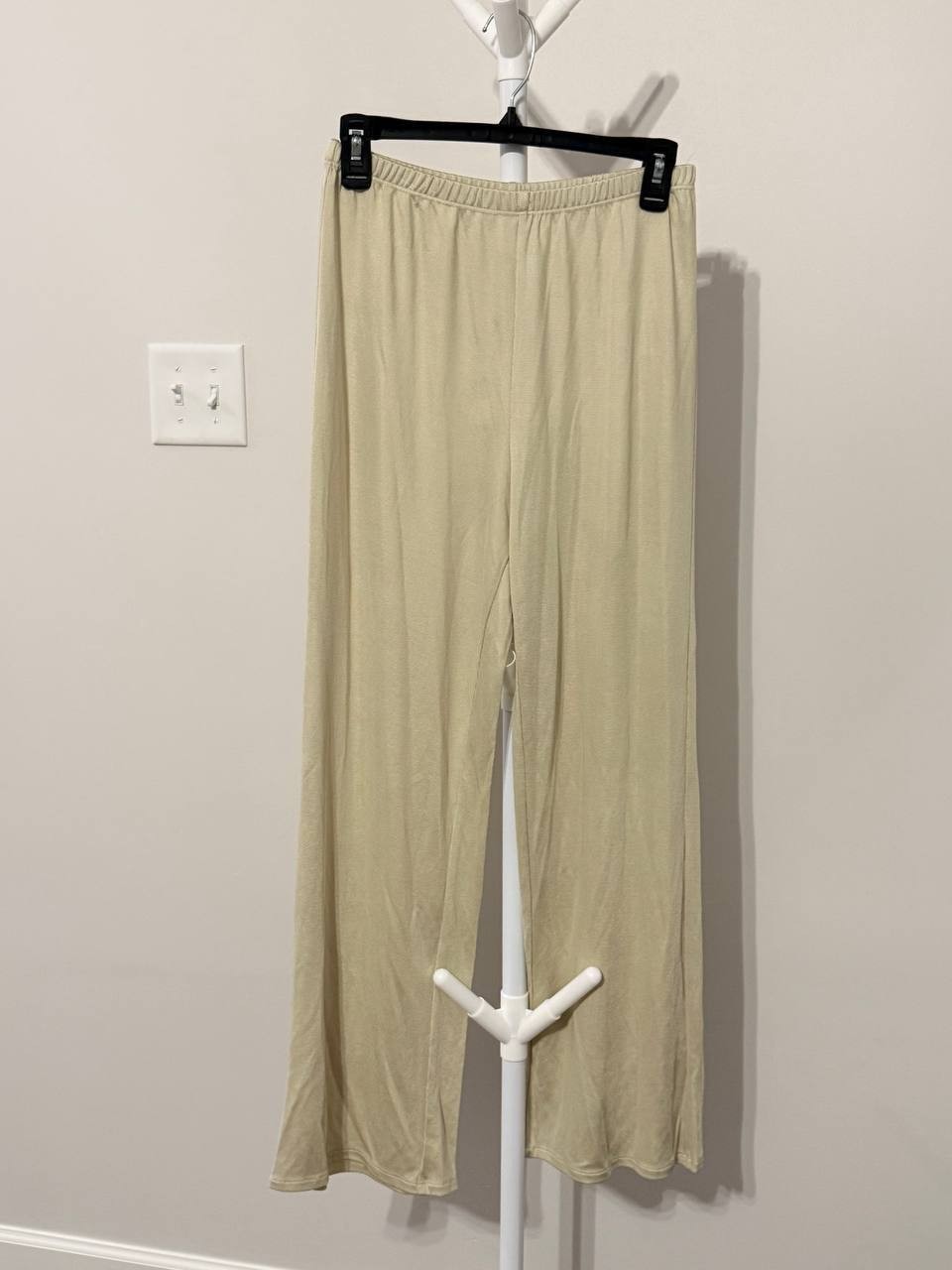 Calvin Klein Viscose Pants – Size Small – NWT – $119