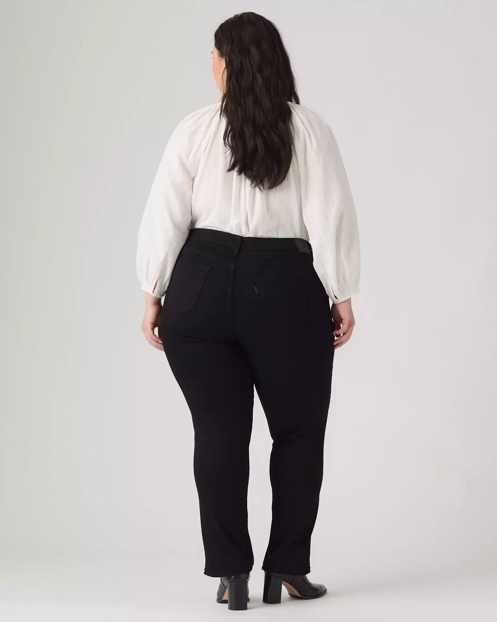 Levi’s Classic Straight Jeans Plus Size 26W Black NWT $69.50