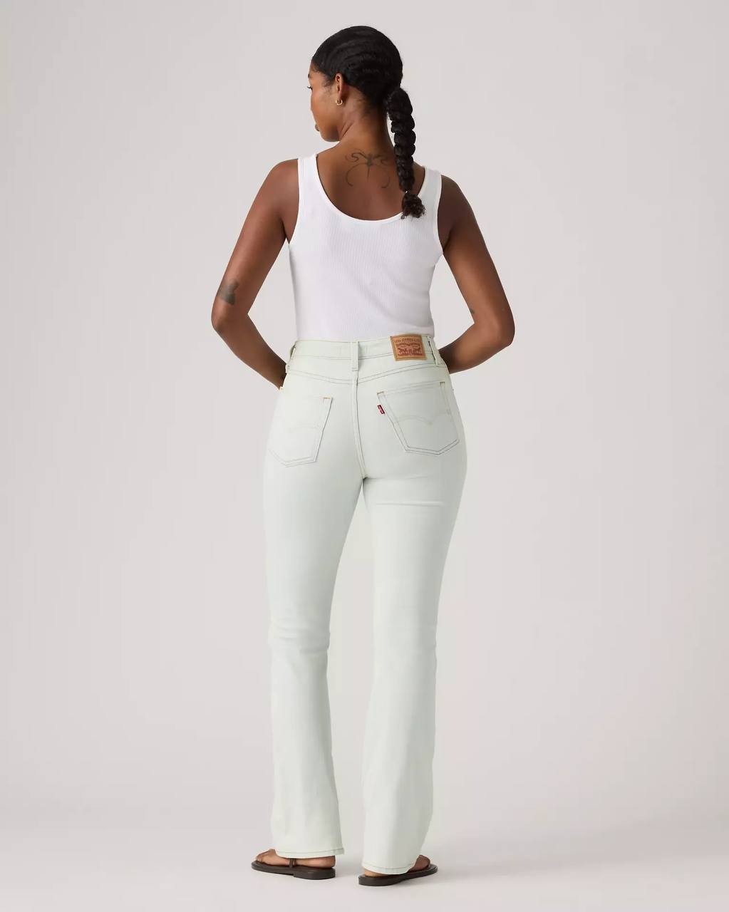 Levi’s 725 High Rise Bootcut Women’s Jeans Light Wash Size 31 Pre‑Owned Good $75
