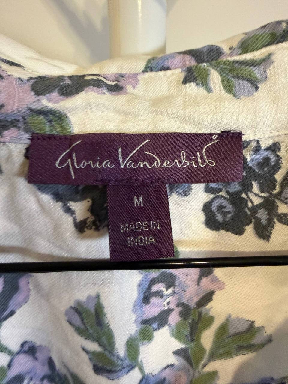 Gloria Vanderbilt Amanda Button‑Front Shirt – Size M – NWT –
