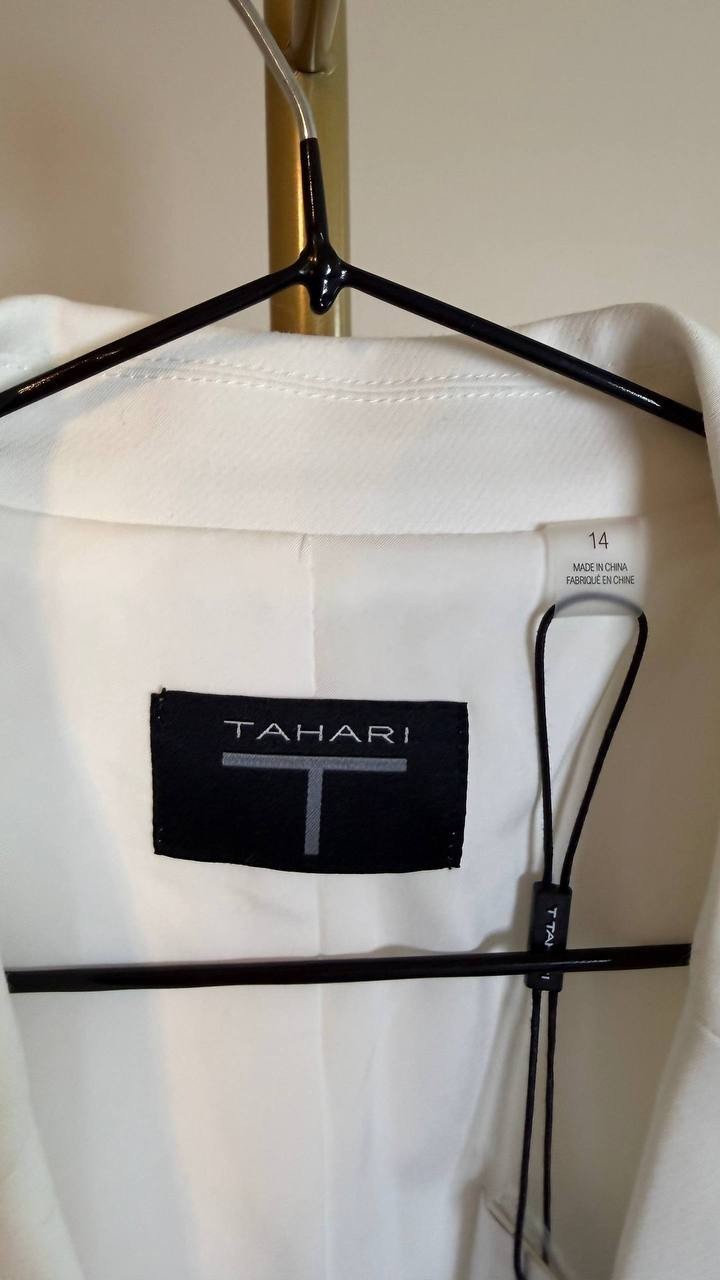 T Tahari Notch Lapel One Button Blazer White Jacket Size14 NWT snags, need wash