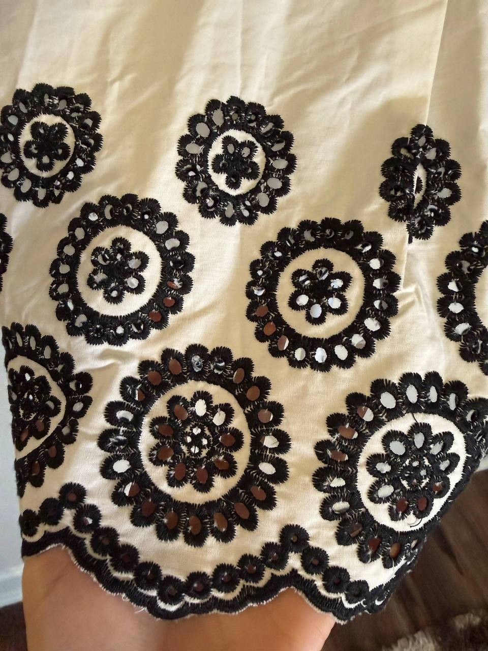 CeCe White Embroidered Blouse – Size XS – NWT – $99