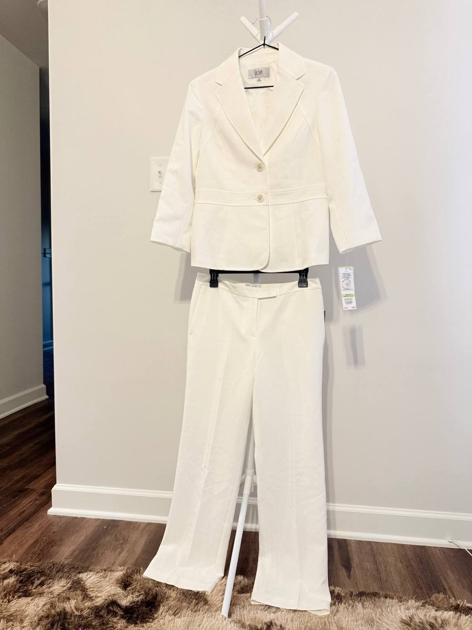 Le Suit Women’s Petite Skirt Suit Set –White – Size 4P – NWT – $225