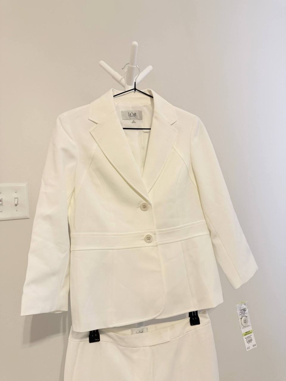 Le Suit Women’s Petite Skirt Suit Set –White – Size 4P – NWT – $225