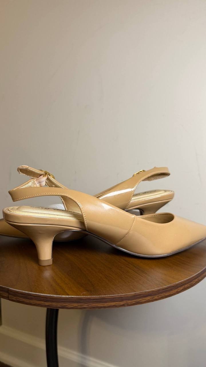 Easy Street Nude Patent Slingback Pumps 9M New w/o Box MSRP $69.99