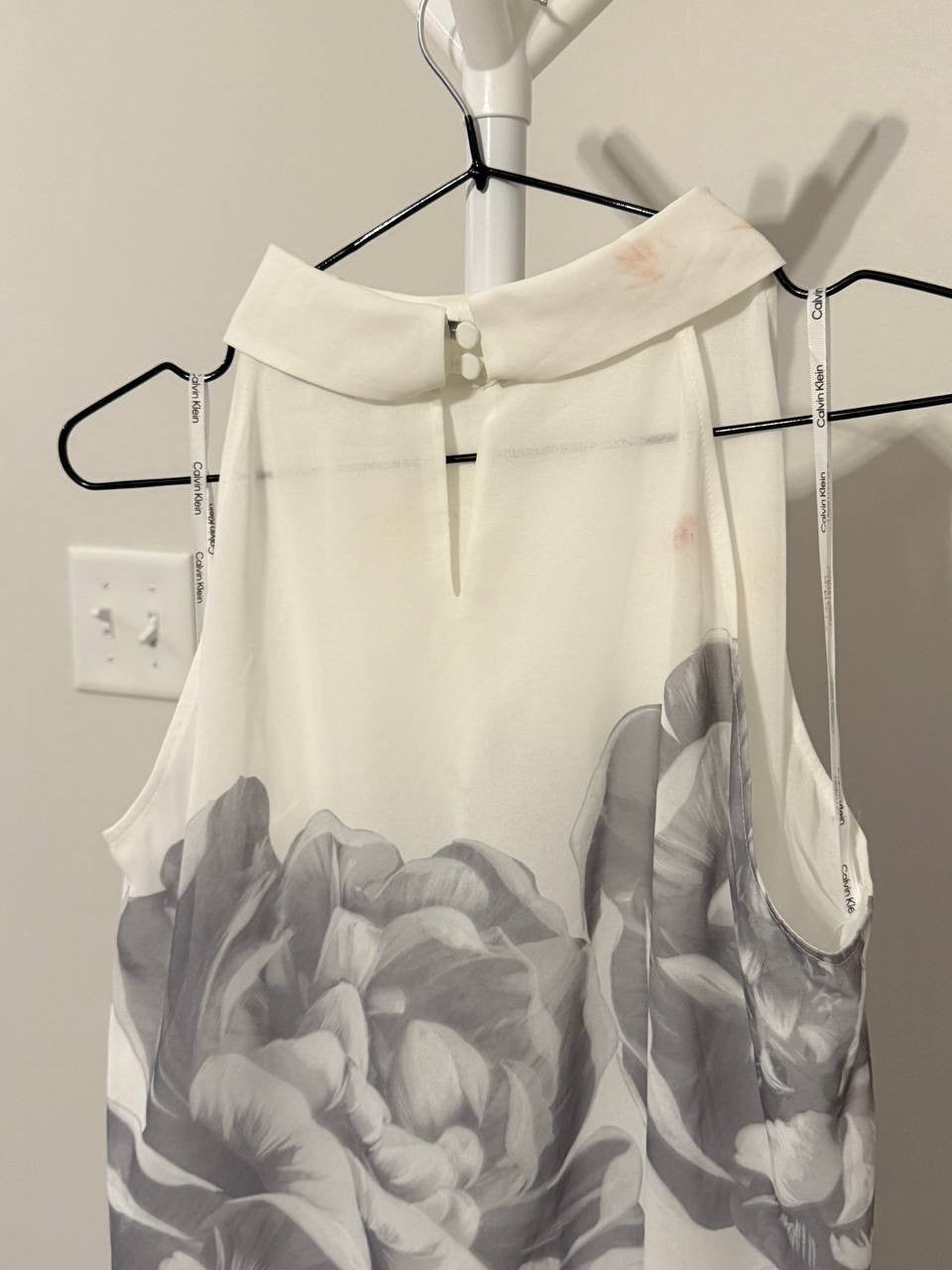 Calvin Klein Sleeveless Floral Blouse – Size L – White/Gray – NWT – $69
