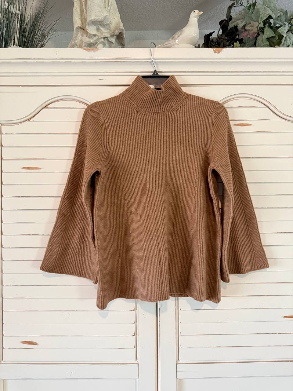 Anne Klein Bell-Sleeve Pullover Sweater – Size S – NWT – Brown Ribbed Knit