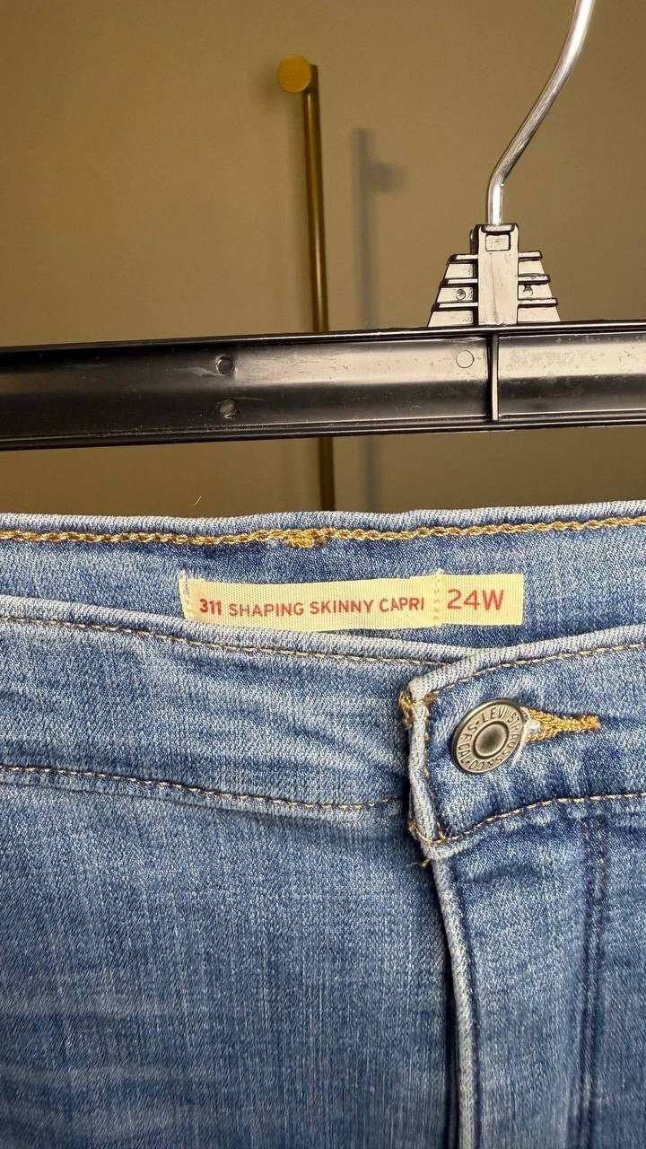 Levi’s Plus Size 311 Shaping Skinny Capri Jeans Blue 24W NWT $59.50