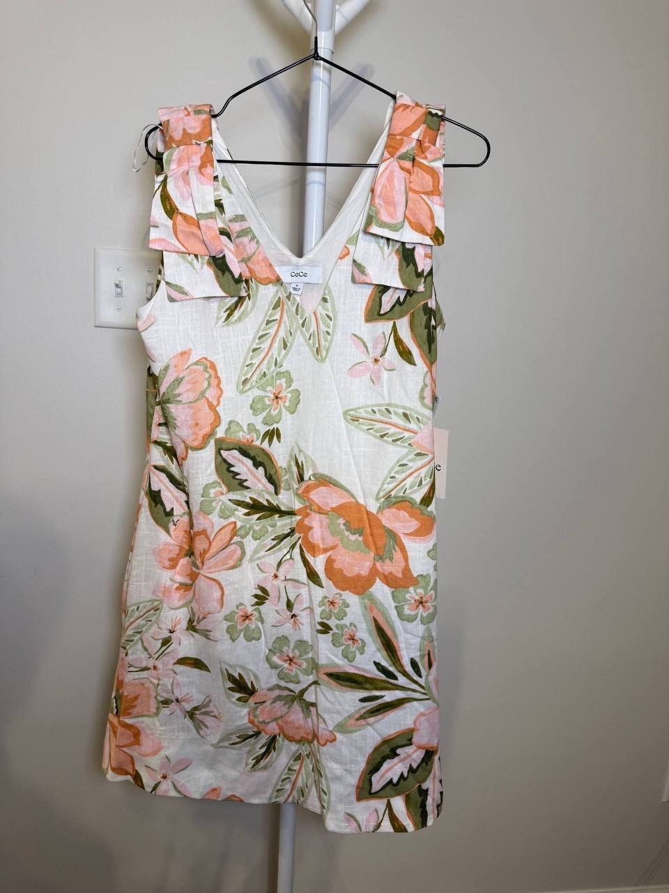 CeCe A‑Line Short V‑Neck Dress – Size M – NWT