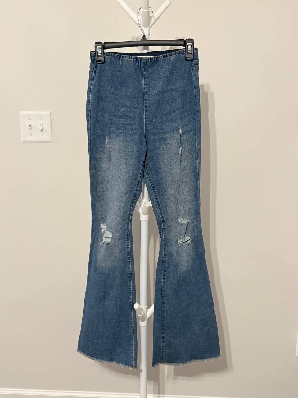 Tinseltown Pull‑On Flare Jeans – Blue – Size 1 Juniors – NWOT