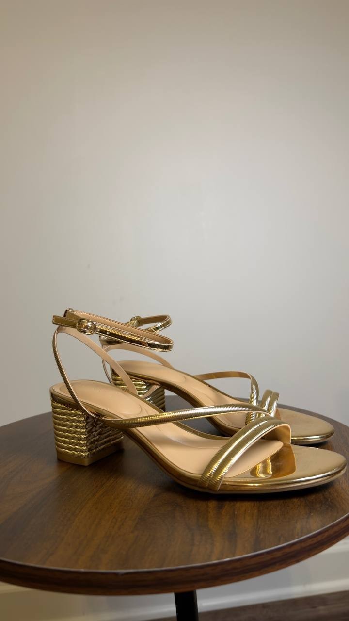 I.N.C.  International  Concepts   Dress  Sandals  Gold    6M  New  In  Box  $80