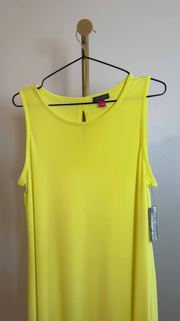 Vince Camuto Women’s  Maxi Dress Lime Crew Neck Size L NWT $69 (needs washing)