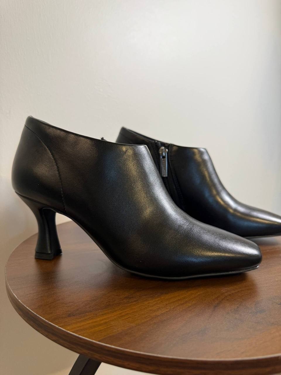 Anne Klein Percy Ankle‑Strap Shoes– Black Smooth – Size 6.5 – New in Box