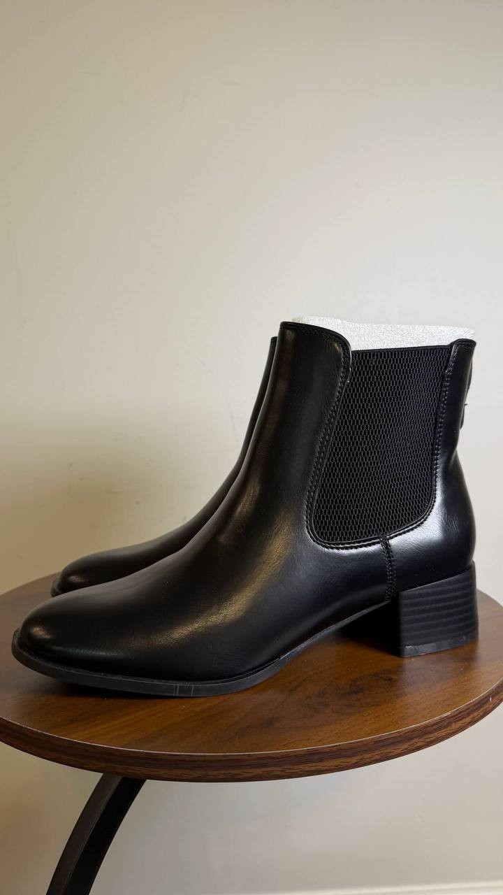 Journee Collection Chayse Bootie Black Women’s 8M Vegan Chelsea Pull‑On NWB $108