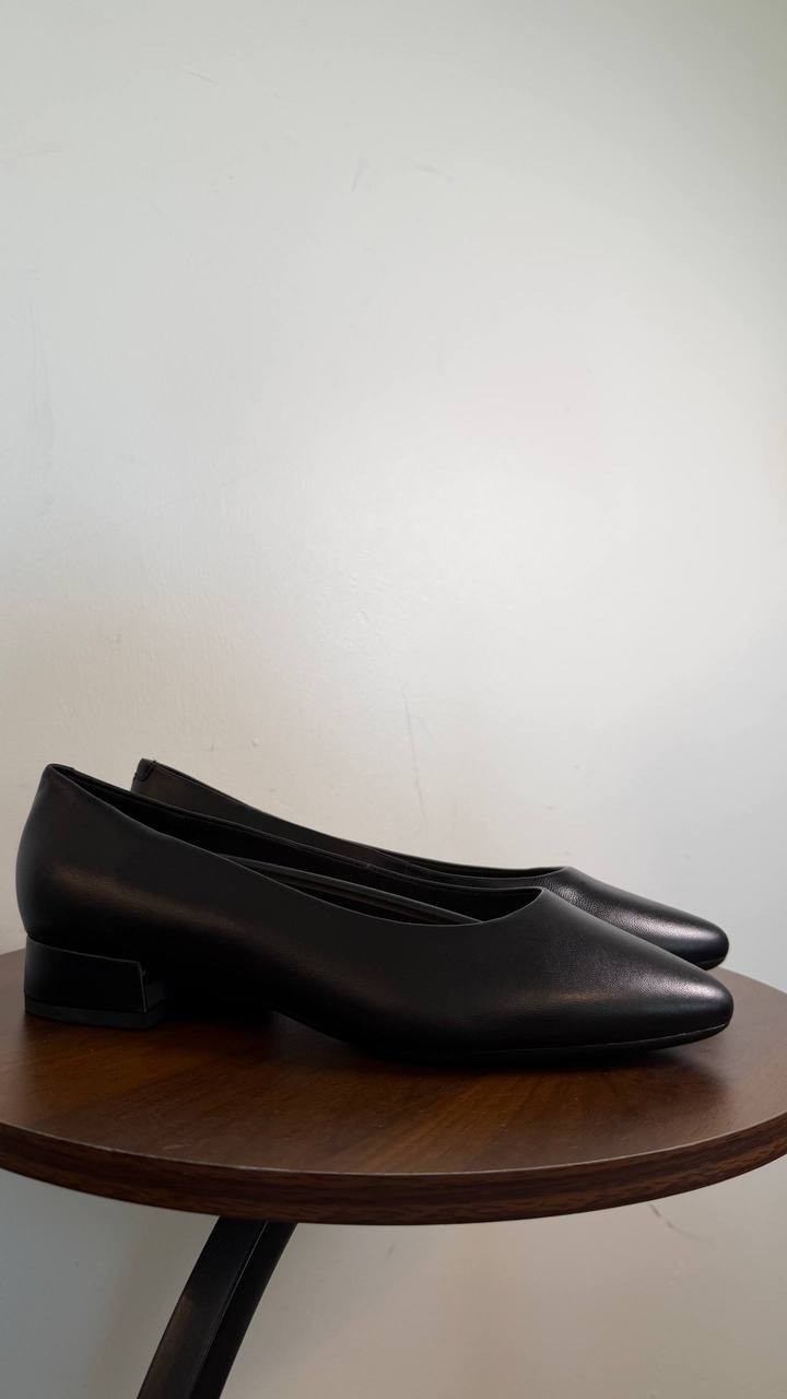 Easy Spirit Caldise eFlex Slip‑On Low Heel Pumps Black 7M Leather $99 NWB